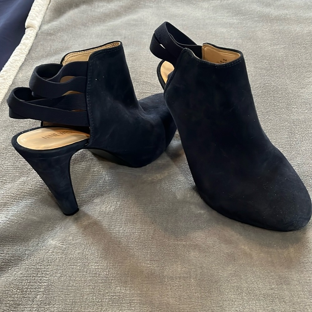 Navy blue shoes in good condition